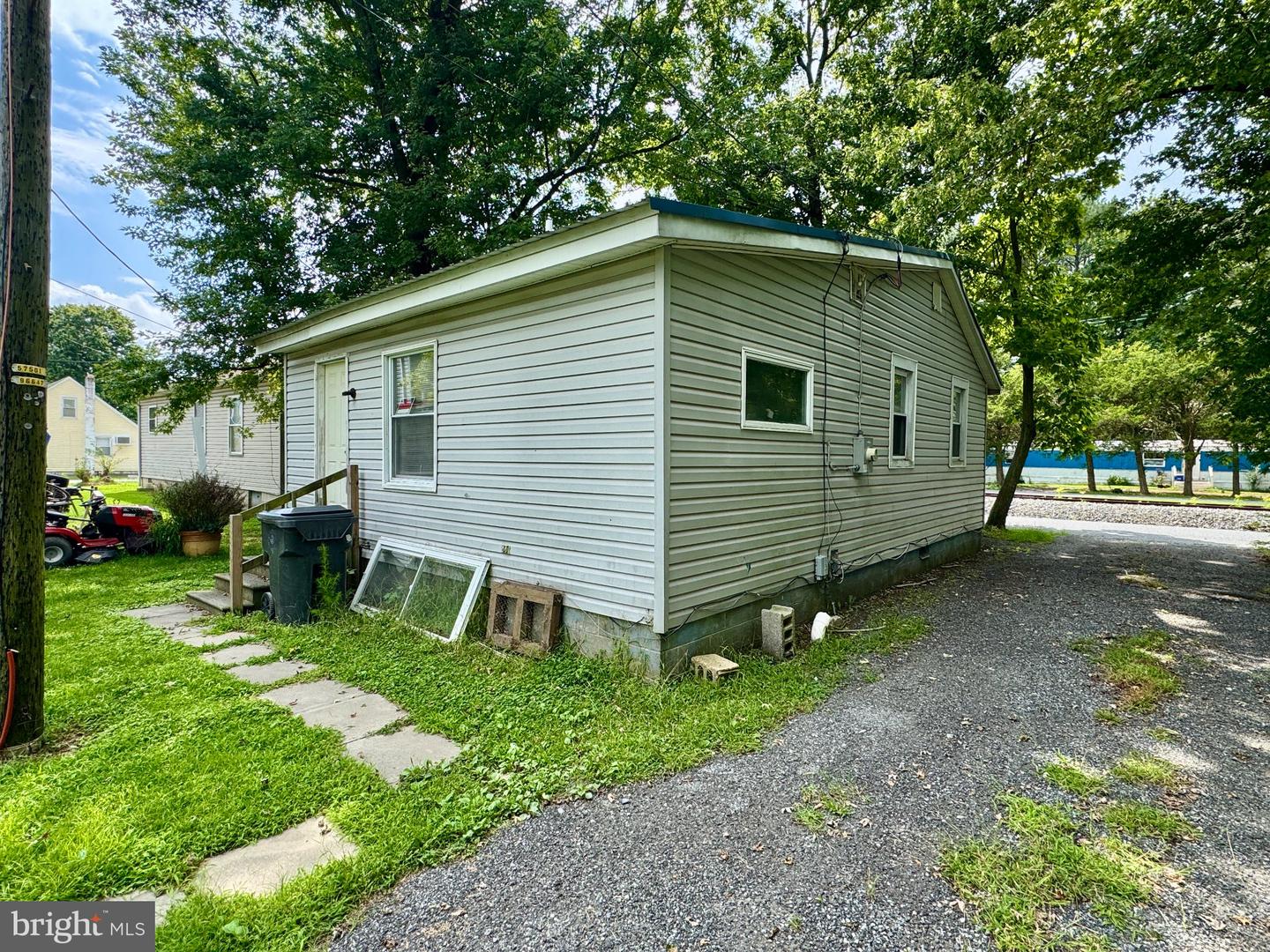 60 E Railroad Ave Property Photo 8