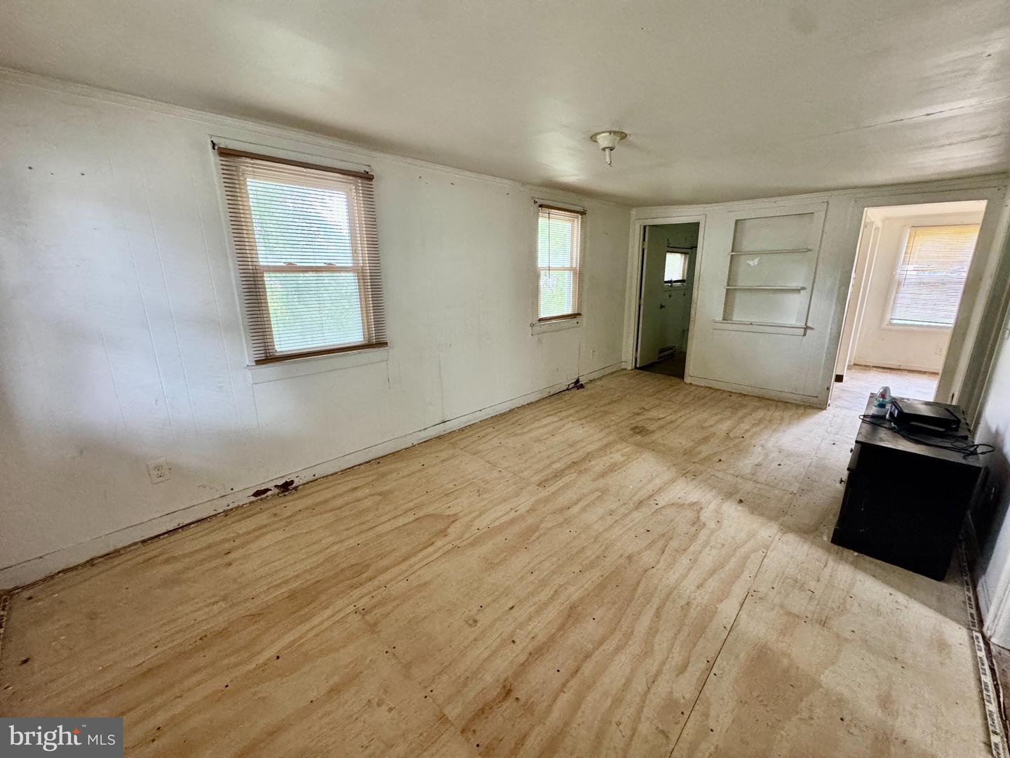 60 E Railroad Ave Property Photo 12