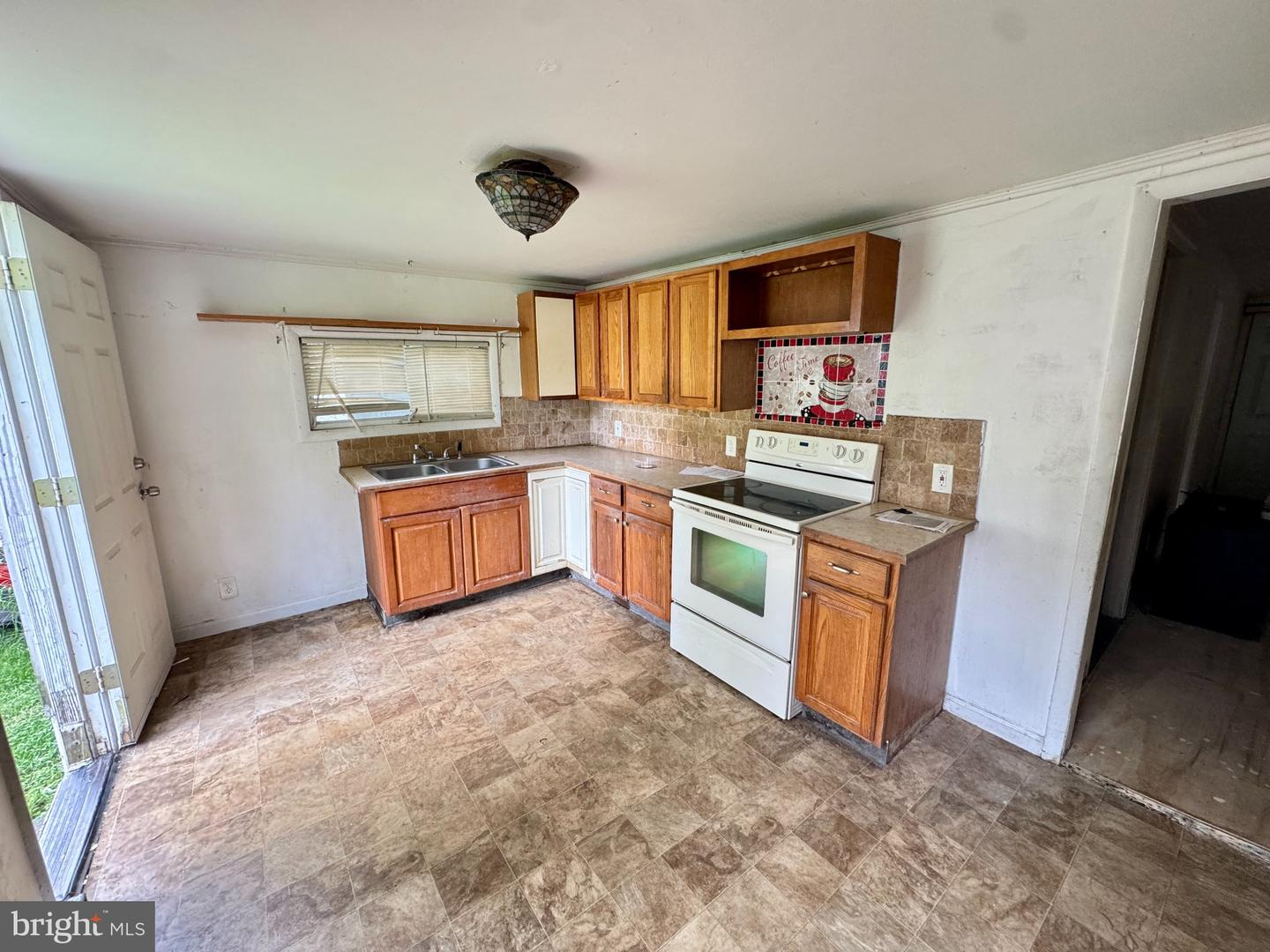 60 E Railroad Ave Property Photo 14