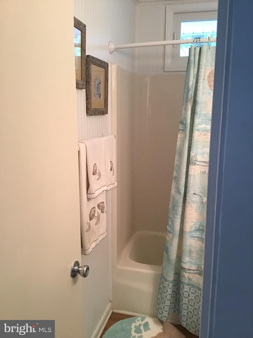 698 Collins Ct Property Photo 25