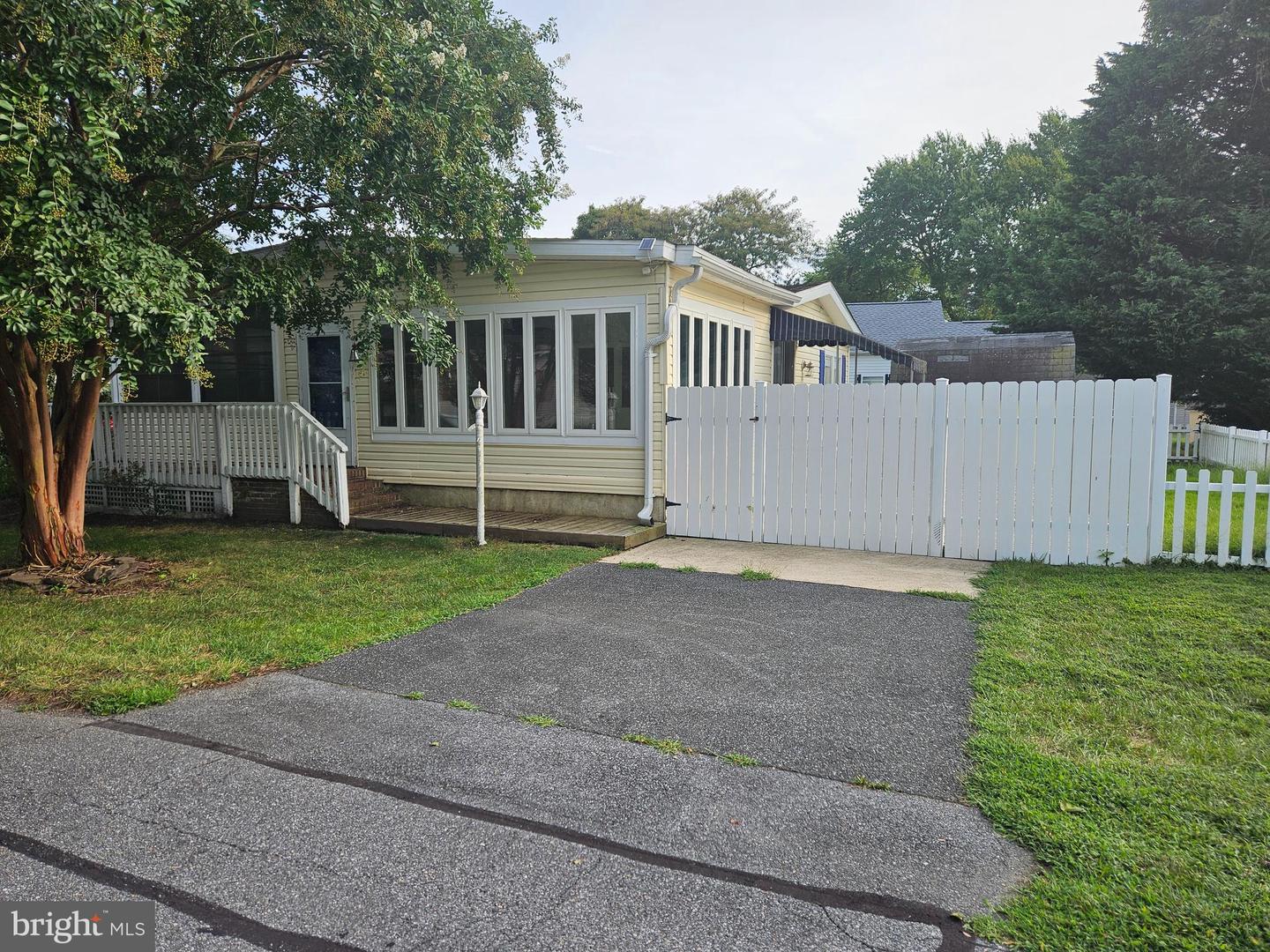 19602 QUEEN LN #30 Property Photo 1