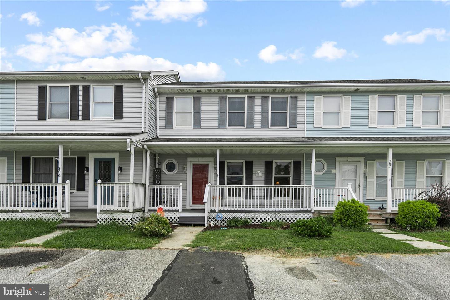 204 S SPINNAKER LN Property Photo 1
