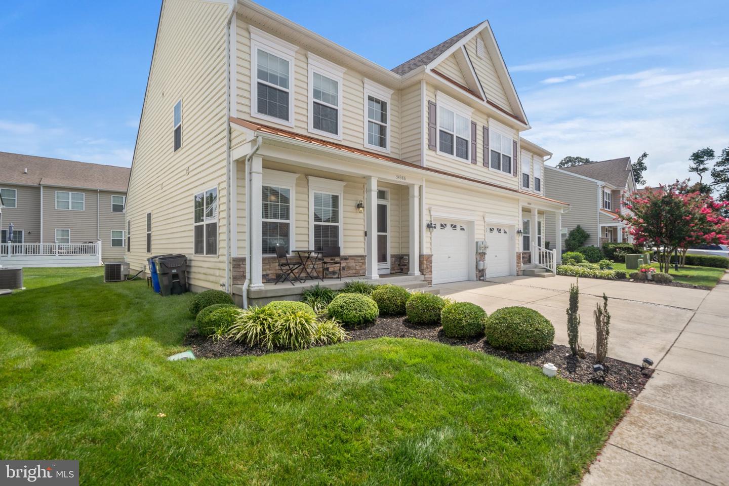 34386 BRONZE Property Photo 1