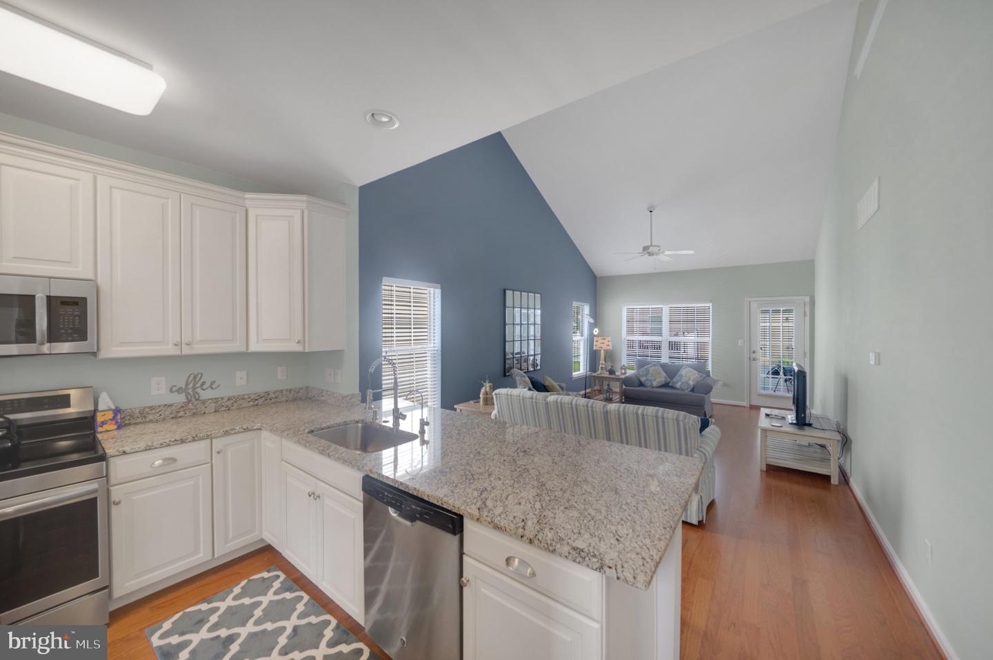 34386 Bronze Property Photo 5