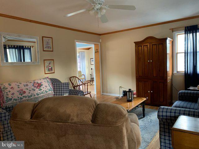 15 Wagon Wheel Rd Property Photo 4