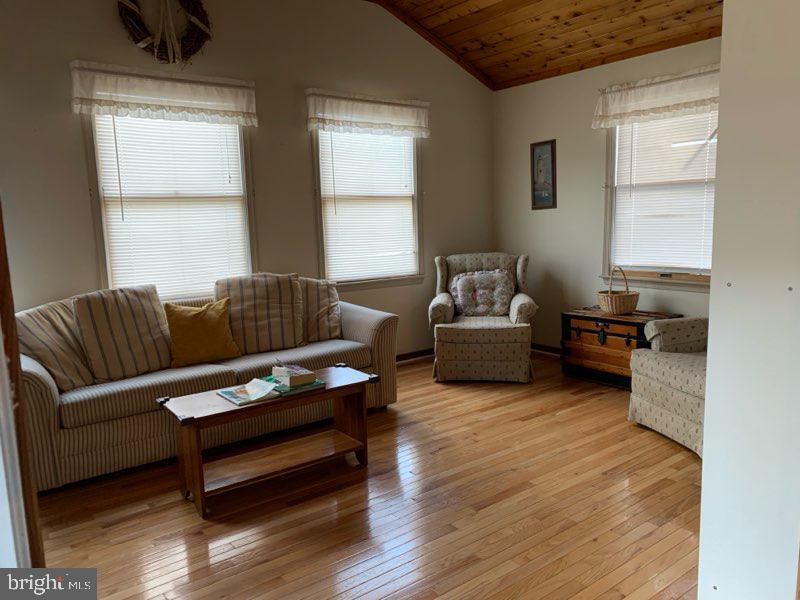 15 Wagon Wheel Rd Property Photo 7