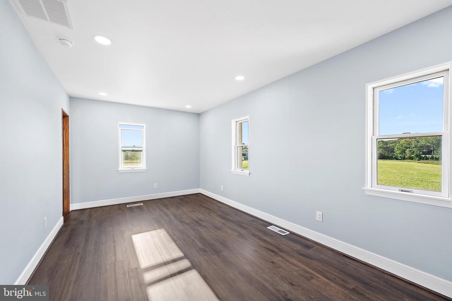 12062 Laurel Rd Property Photo 52