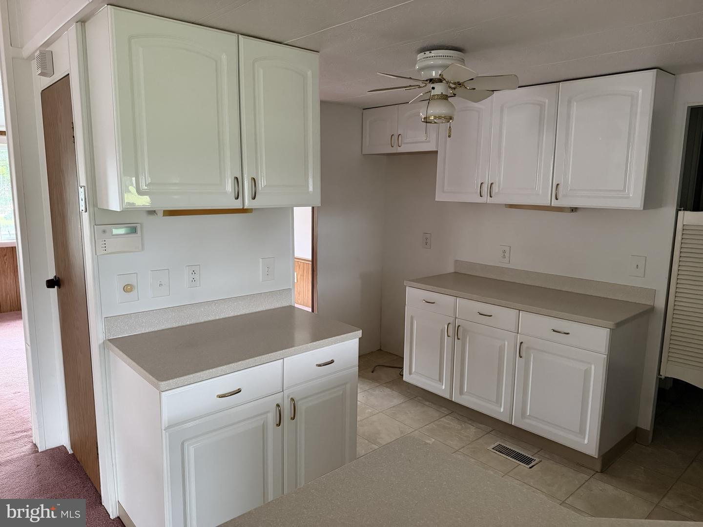 27020 Galley Dr Property Photo 12