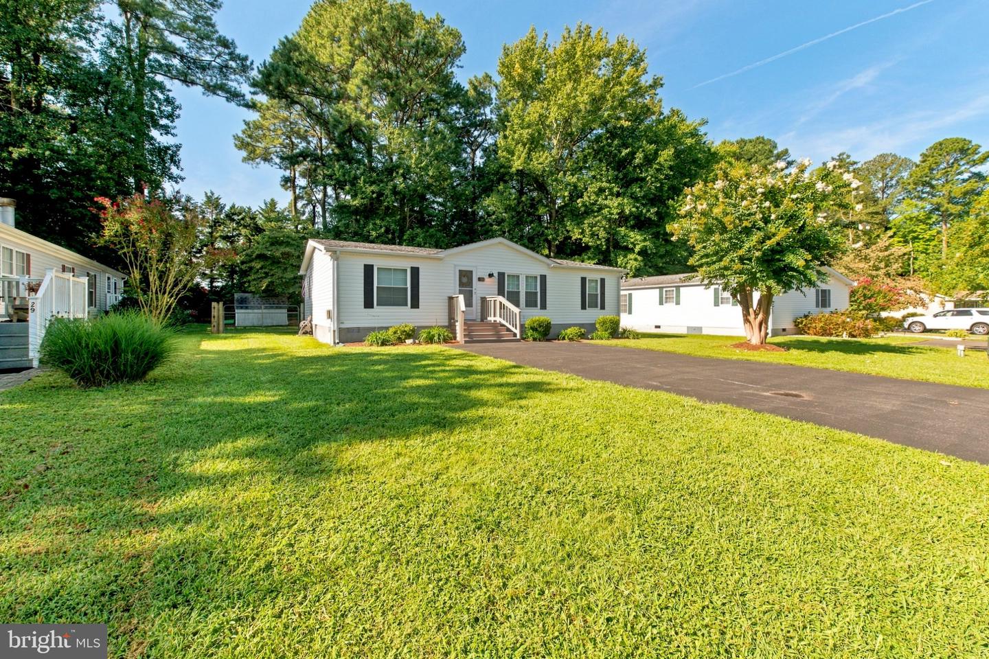 27 White Pine Dr Property Photo 2