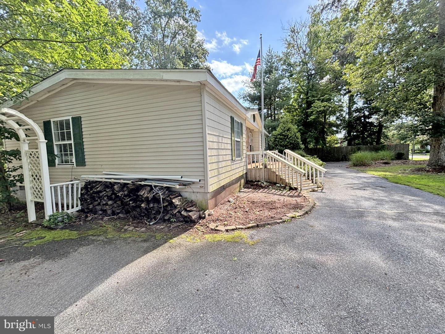 27271 Clipper Dr Property Photo 4