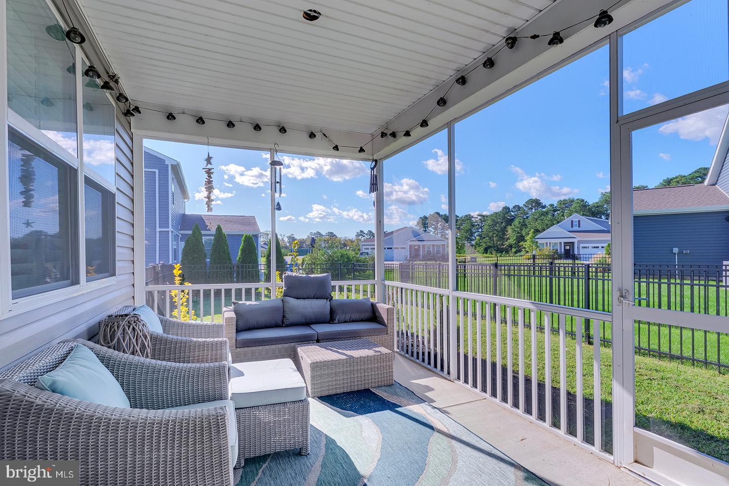 15496 Crape Myrtle Rd Property Photo 4