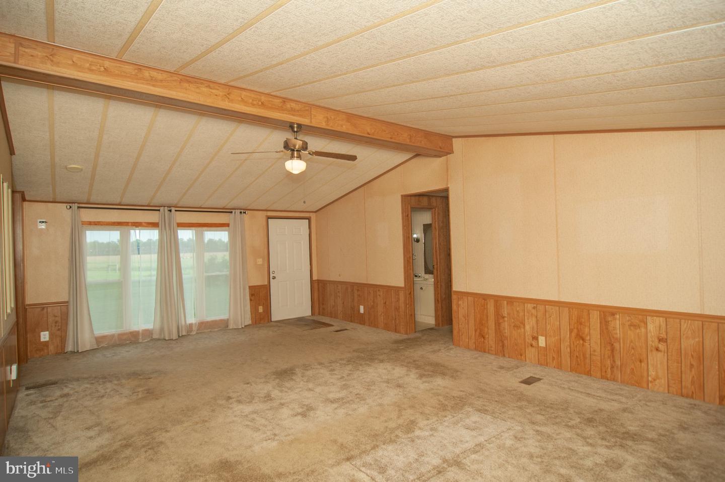 14633 Black Swan Property Photo 4