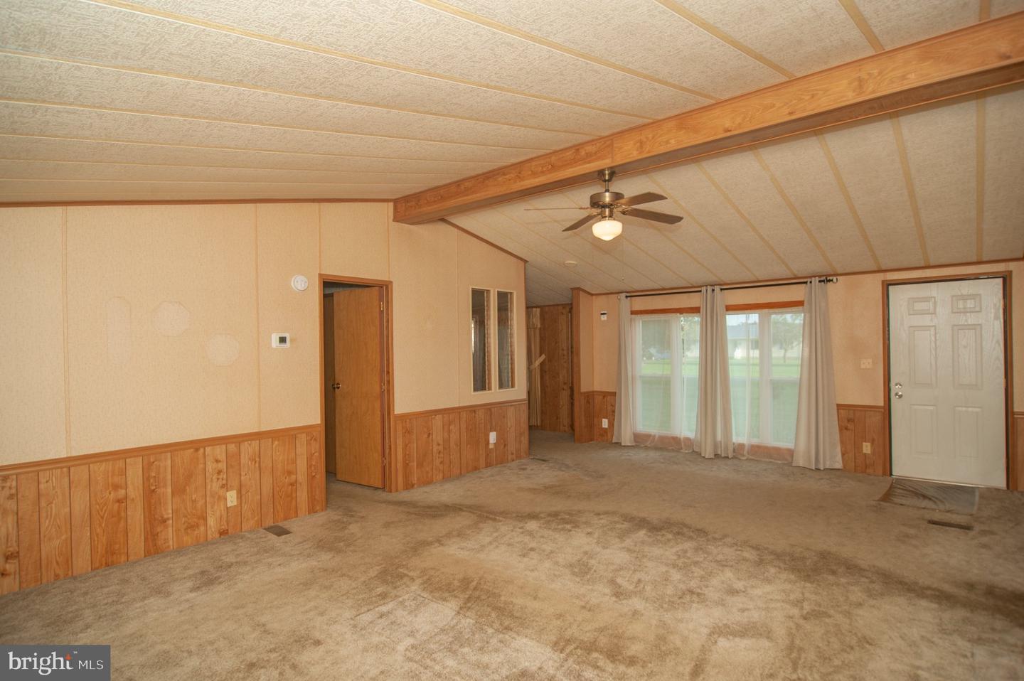 14633 Black Swan Property Photo 5