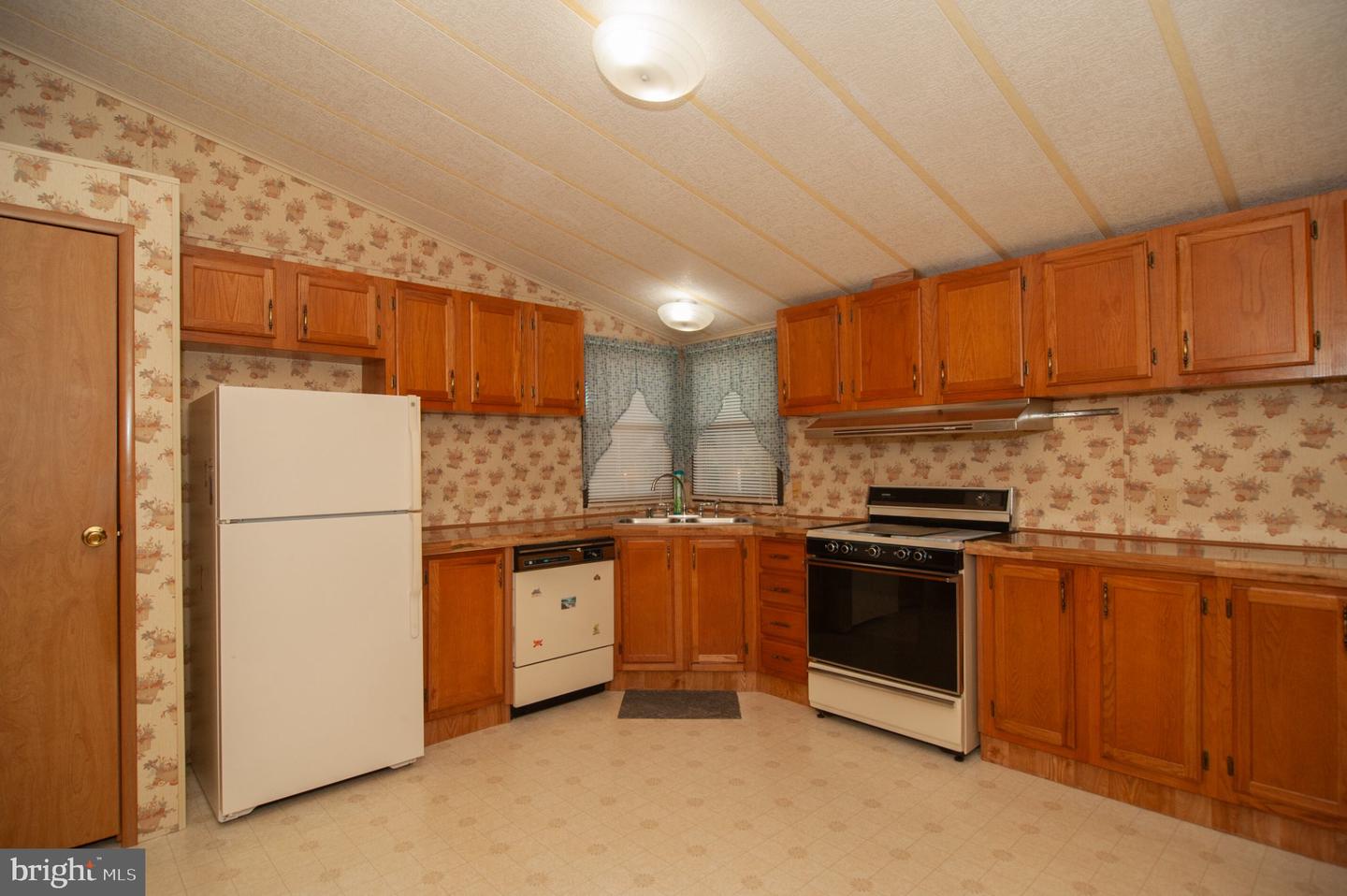 14633 Black Swan Property Photo 13