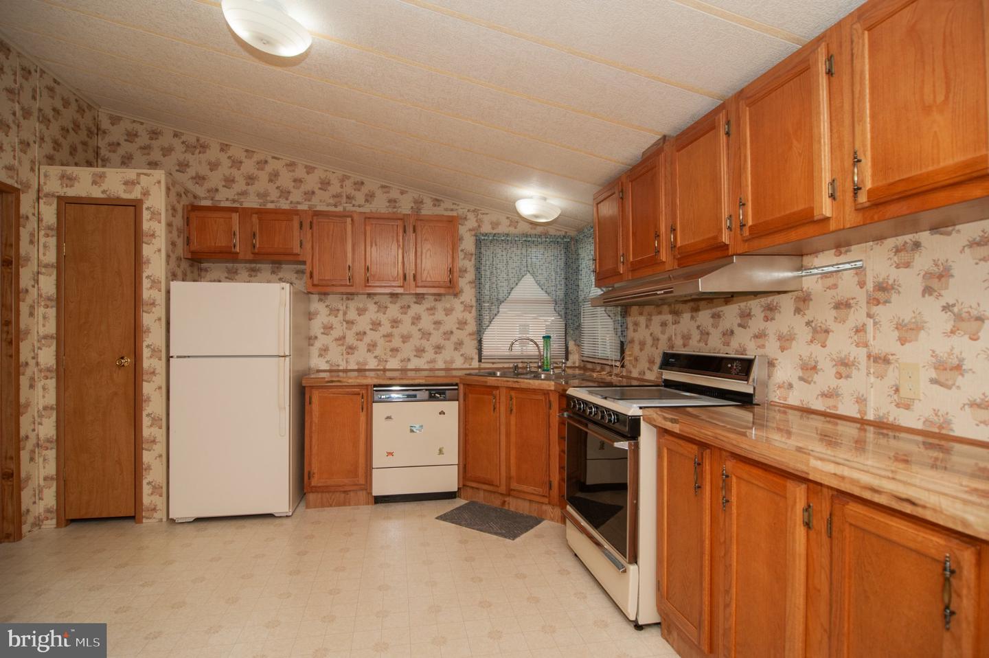 14633 Black Swan Property Photo 14