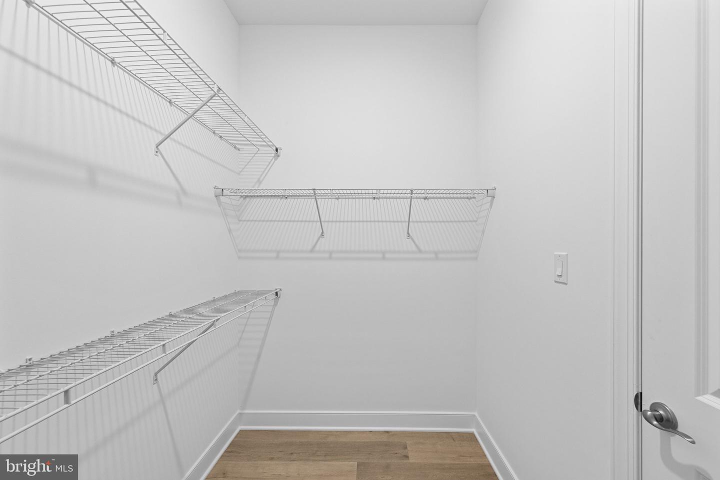 22528 Albion Ln Property Photo 6