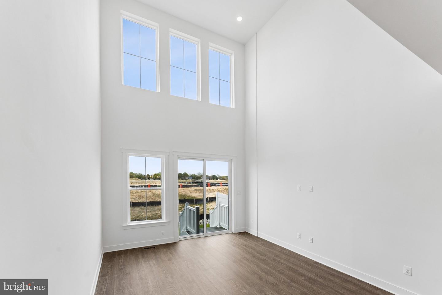 22532 Albion Ln Property Photo 7