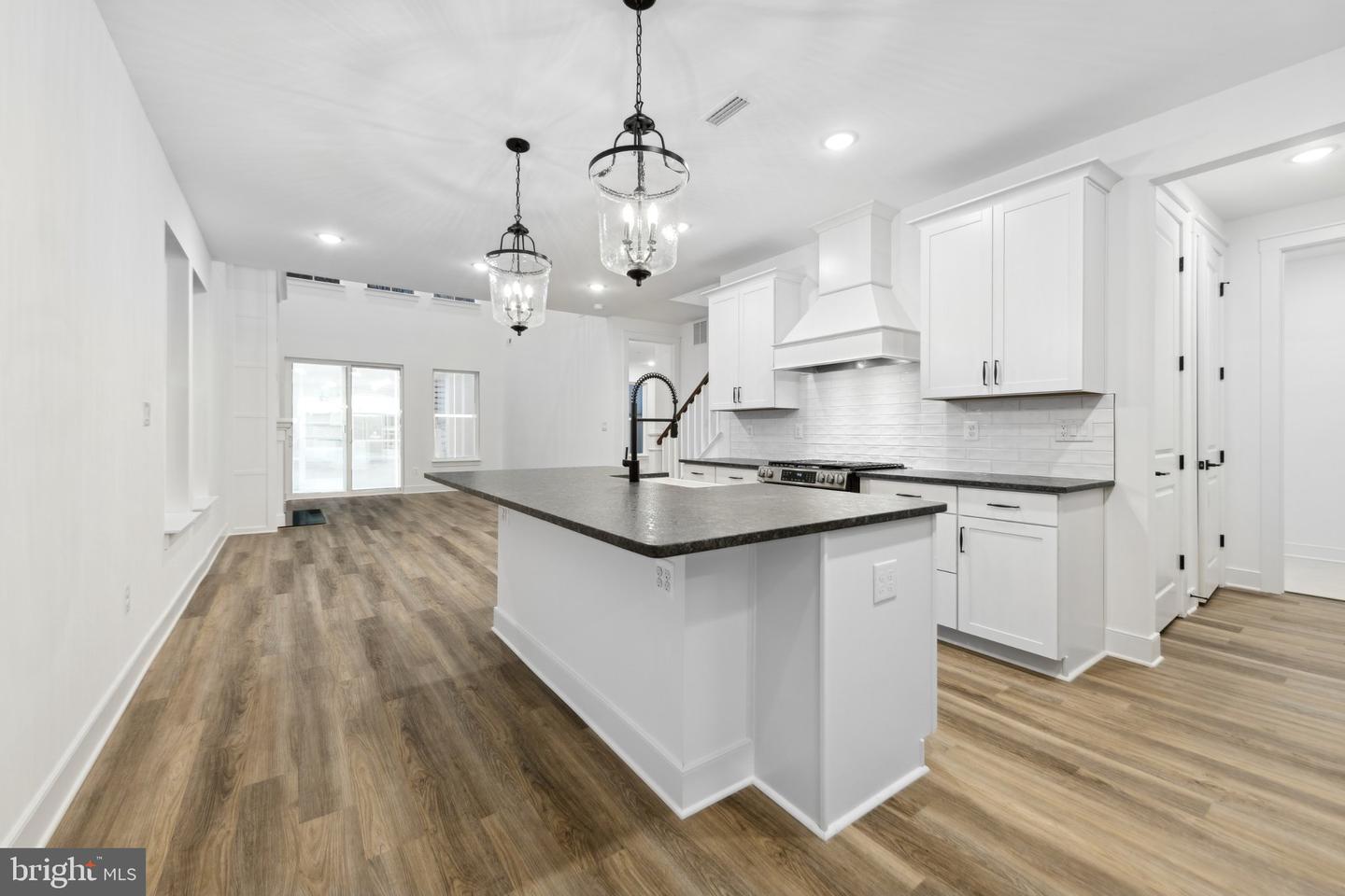 33808 Allen St Property Photo 6