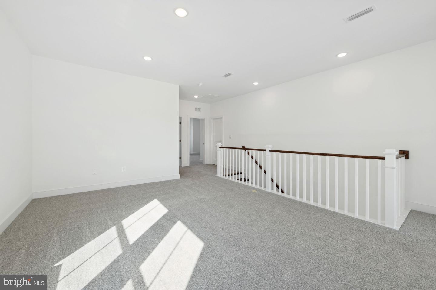 DESU2120108 Property Photo 17