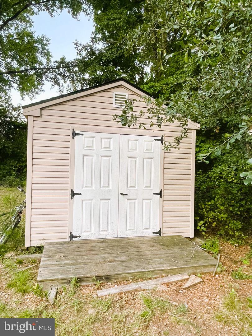 8025 Armiger Dr N Property Photo 21