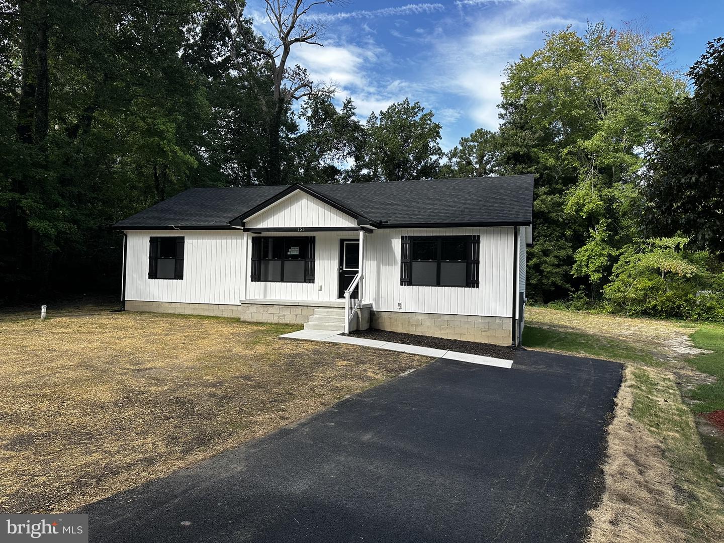 151 W LAKE DR Property Photo 1