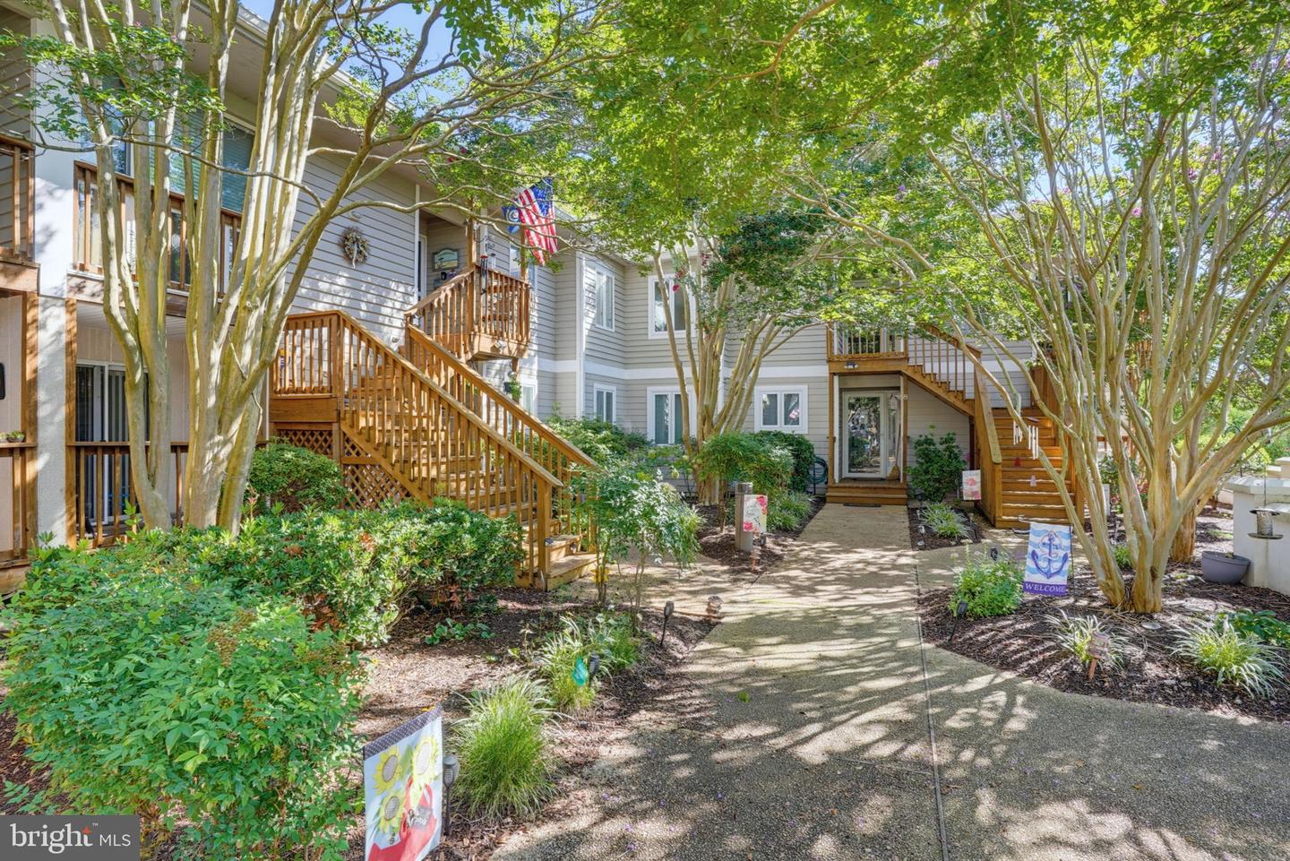 18480 Carters Grove Cir #6 Property Photo 5