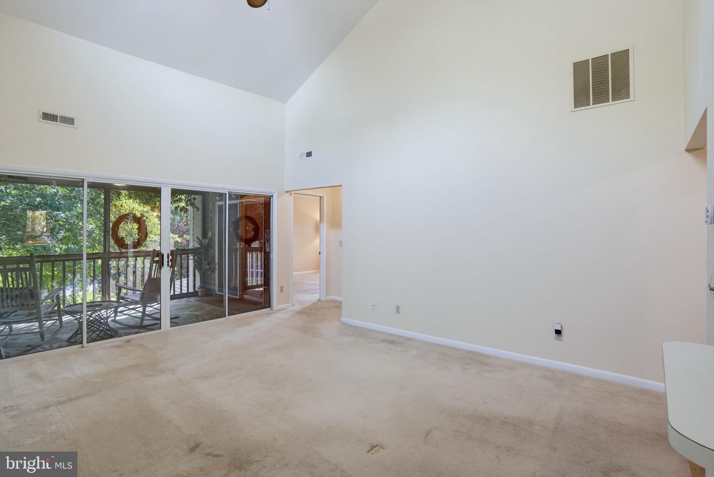 18480 Carters Grove Cir #6 Property Photo 10