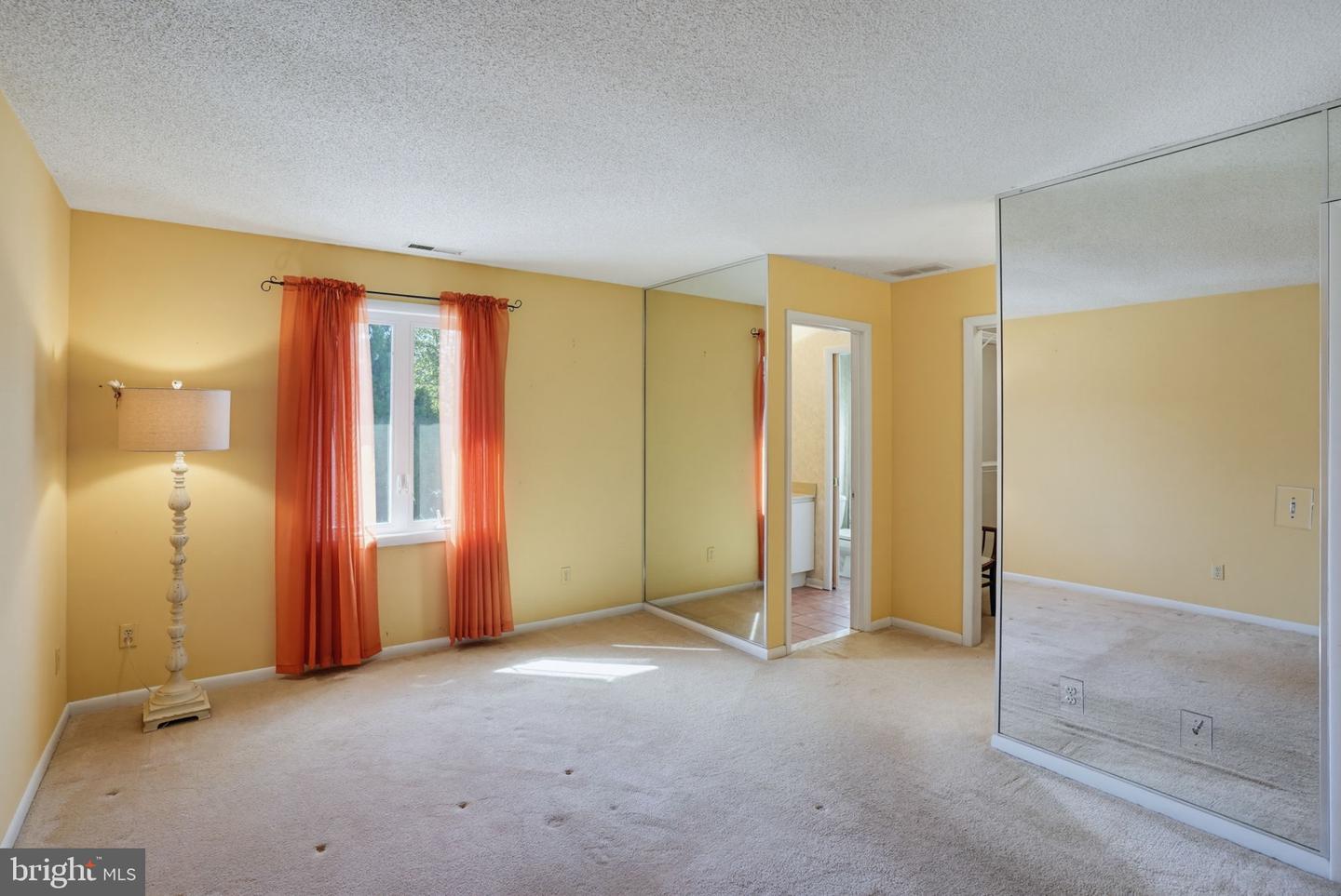 18480 Carters Grove Cir #6 Property Photo 28