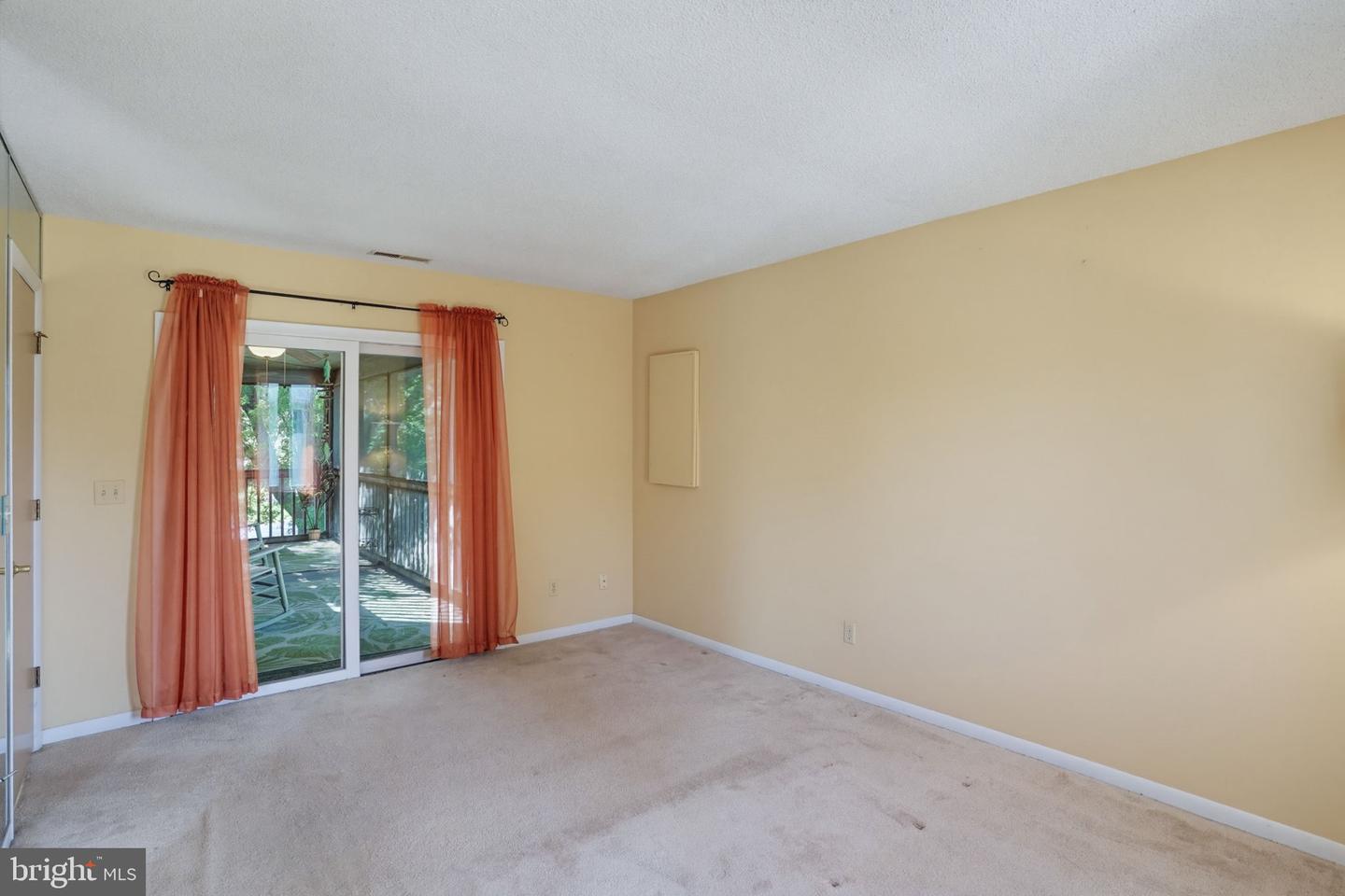 18480 Carters Grove Cir #6 Property Photo 29