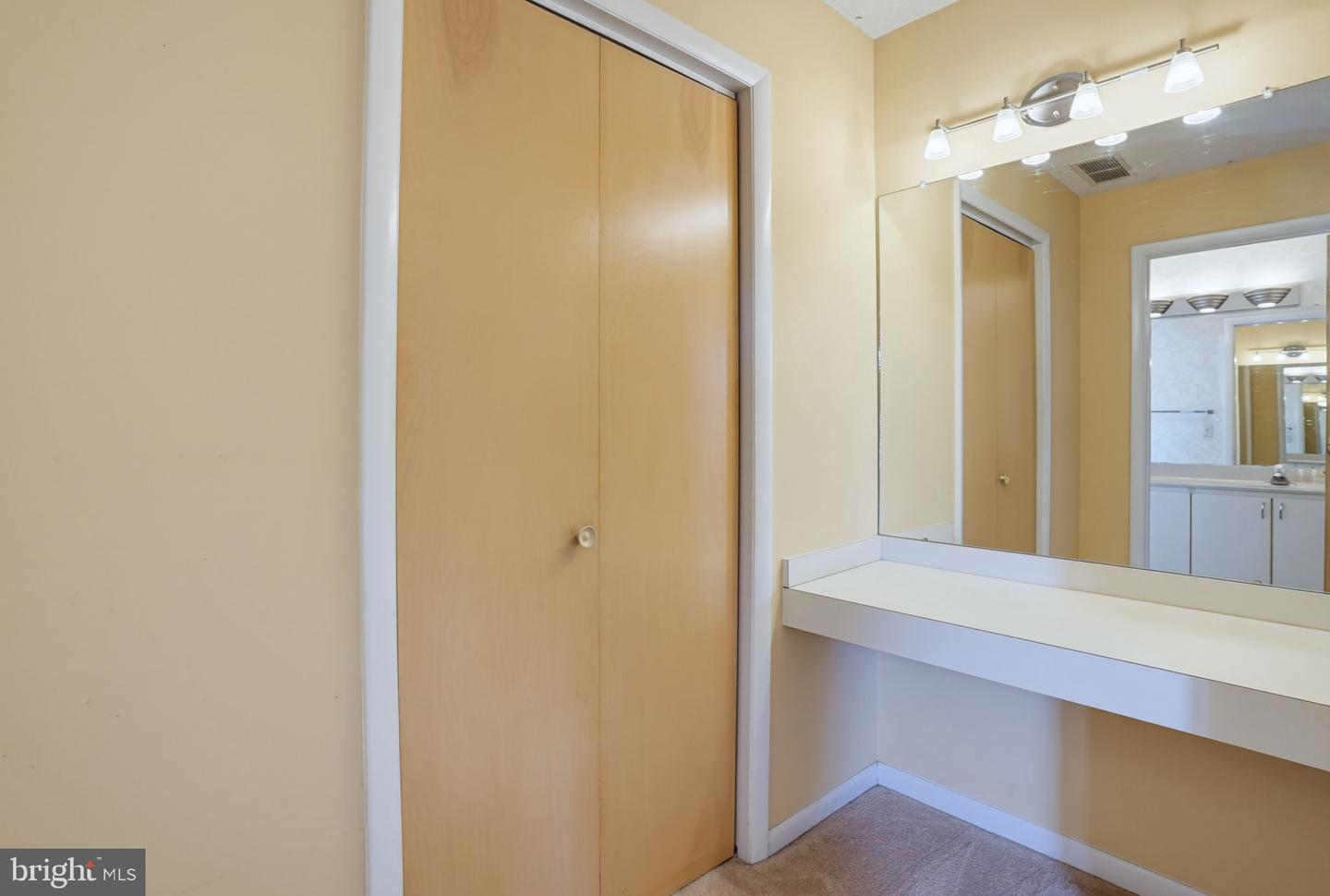 18480 Carters Grove Cir #6 Property Photo 31