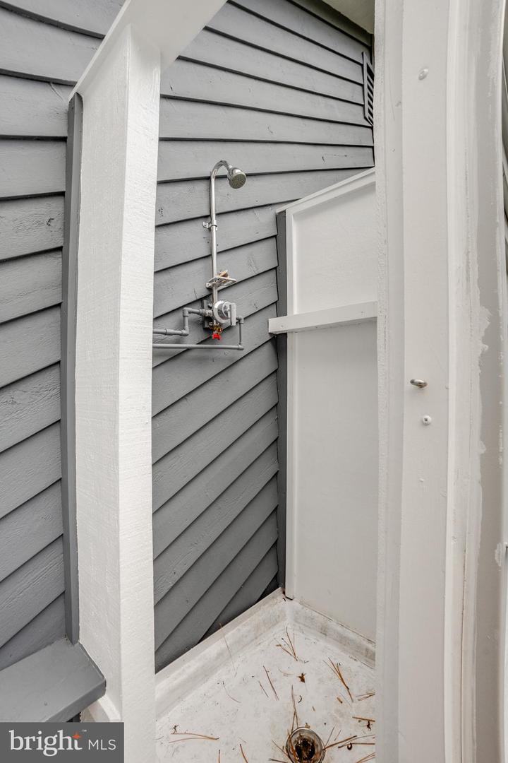 848 Glen Dr Property Photo 33