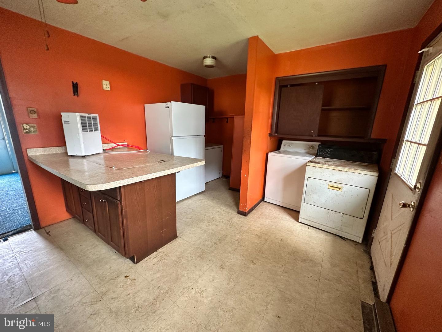 14468 Broad Avenue Property Photo 13