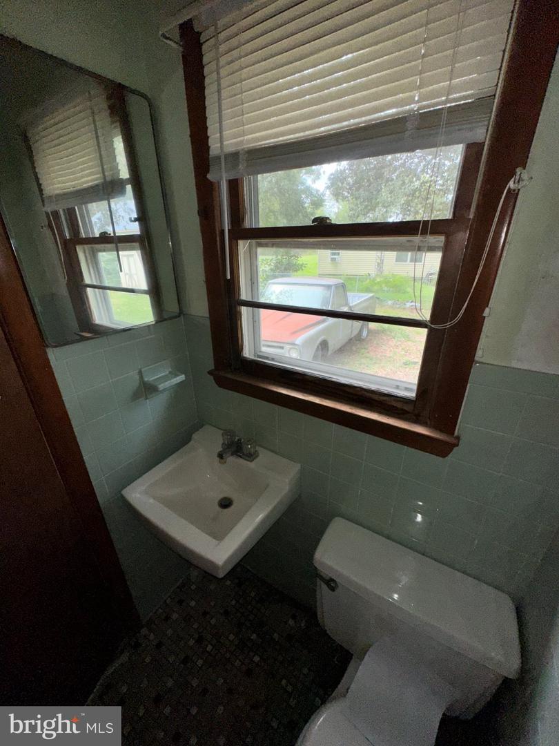 14468 Broad Avenue Property Photo 26