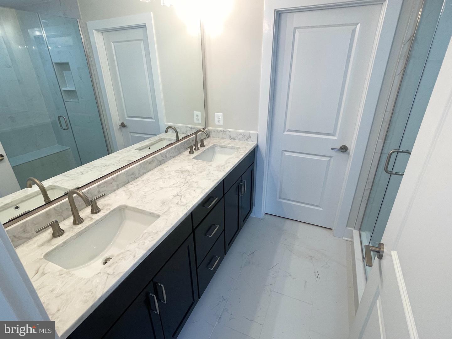 349 Gallagher Dr Property Photo 5