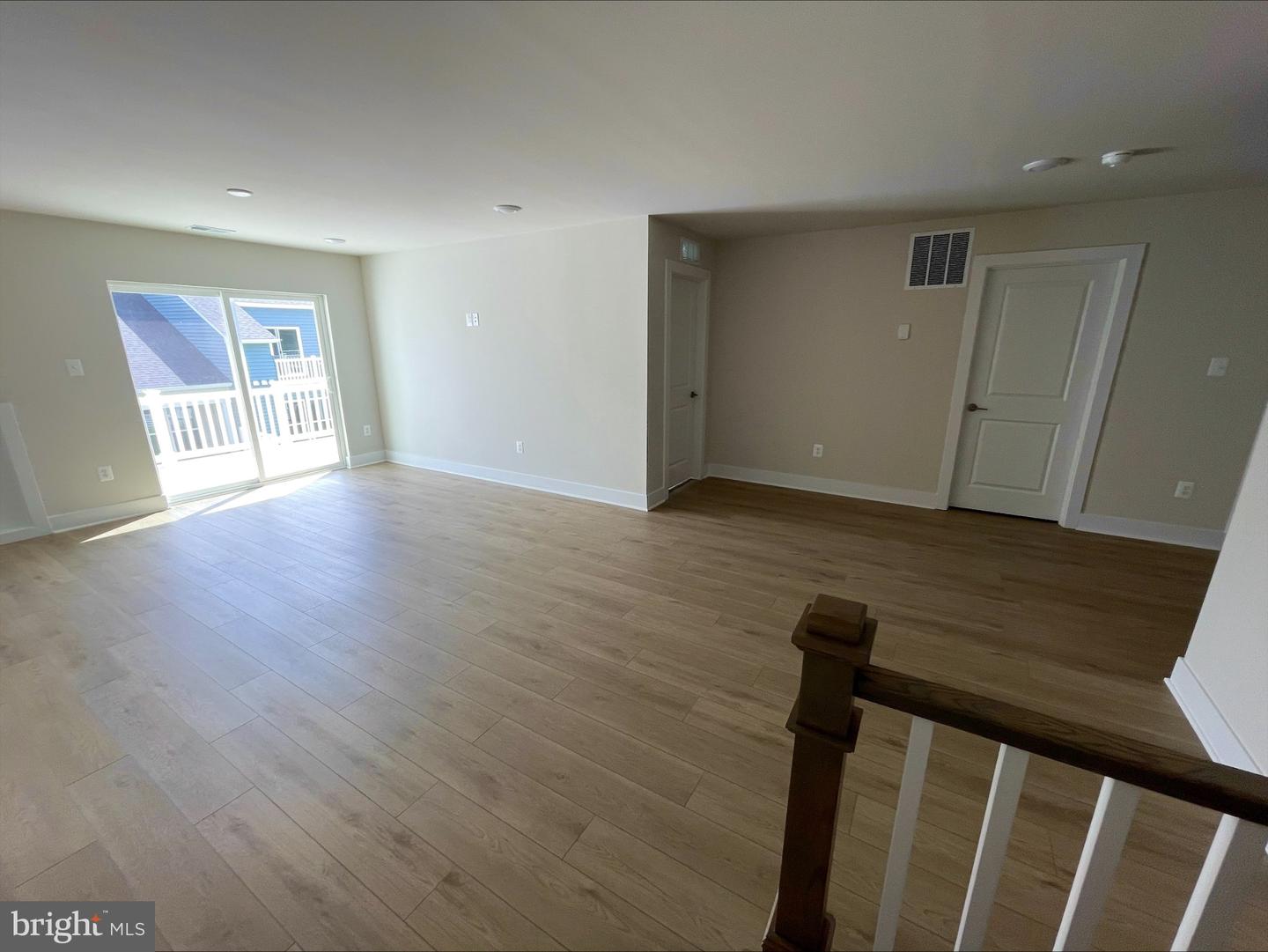 347 Gallagher Dr Property Photo 3