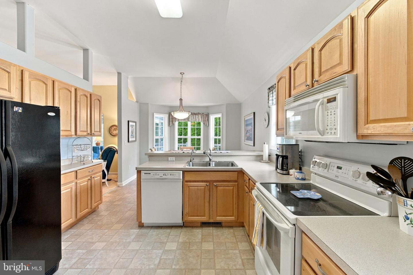 1 Neptune Dr Property Photo 18
