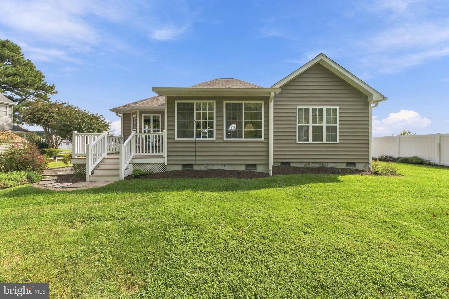1 Neptune Dr Property Photo 40