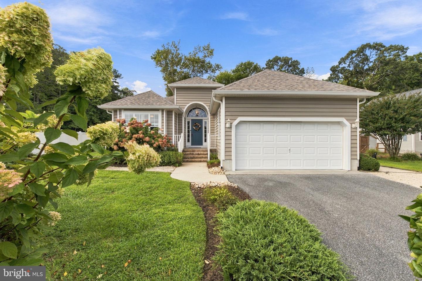 1 Neptune Dr Property Photo 45