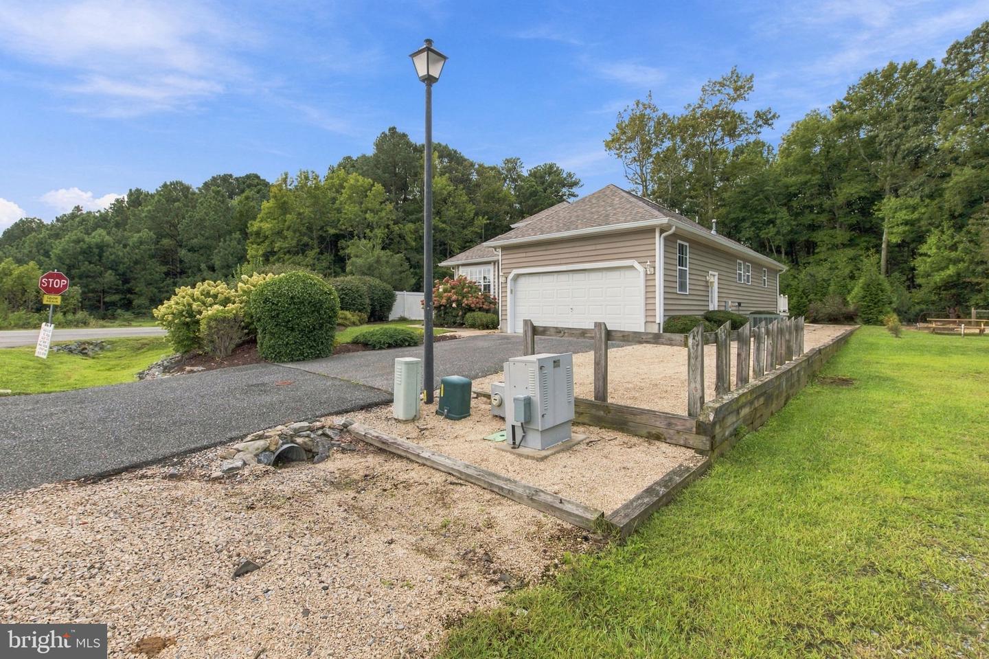 1 Neptune Dr Property Photo 47