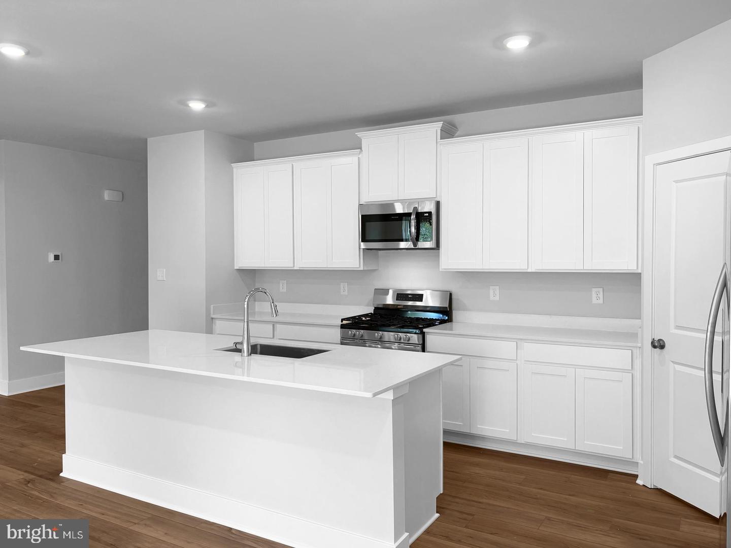 29668 Highbridge Way Property Photo 5