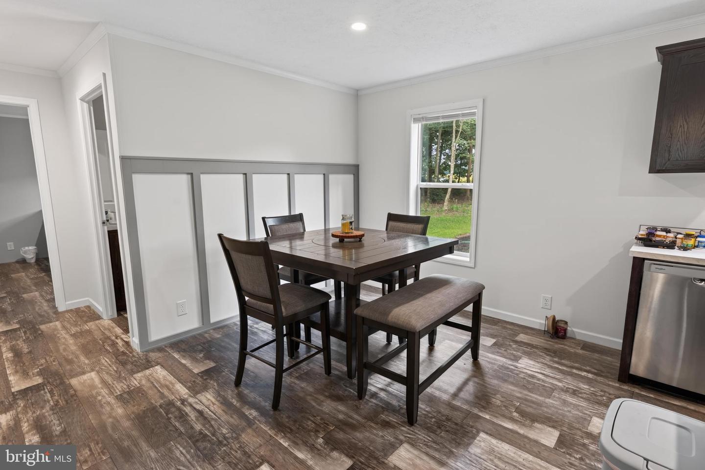 6096 Delmar Rd Property Photo 15