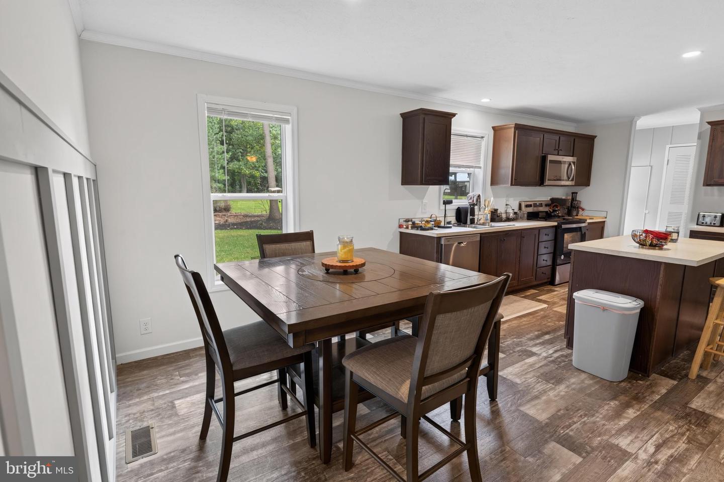 6096 Delmar Rd Property Photo 16