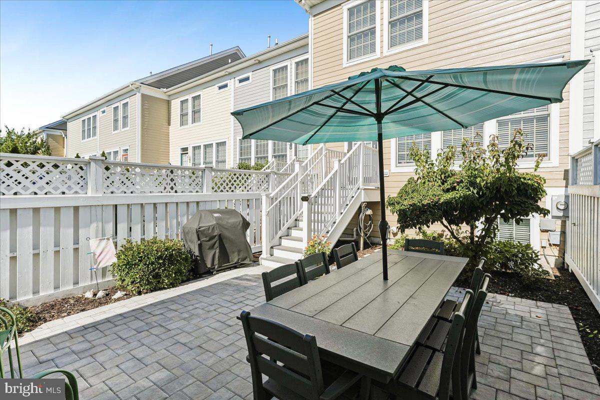 20 Village Green Property Photo 20