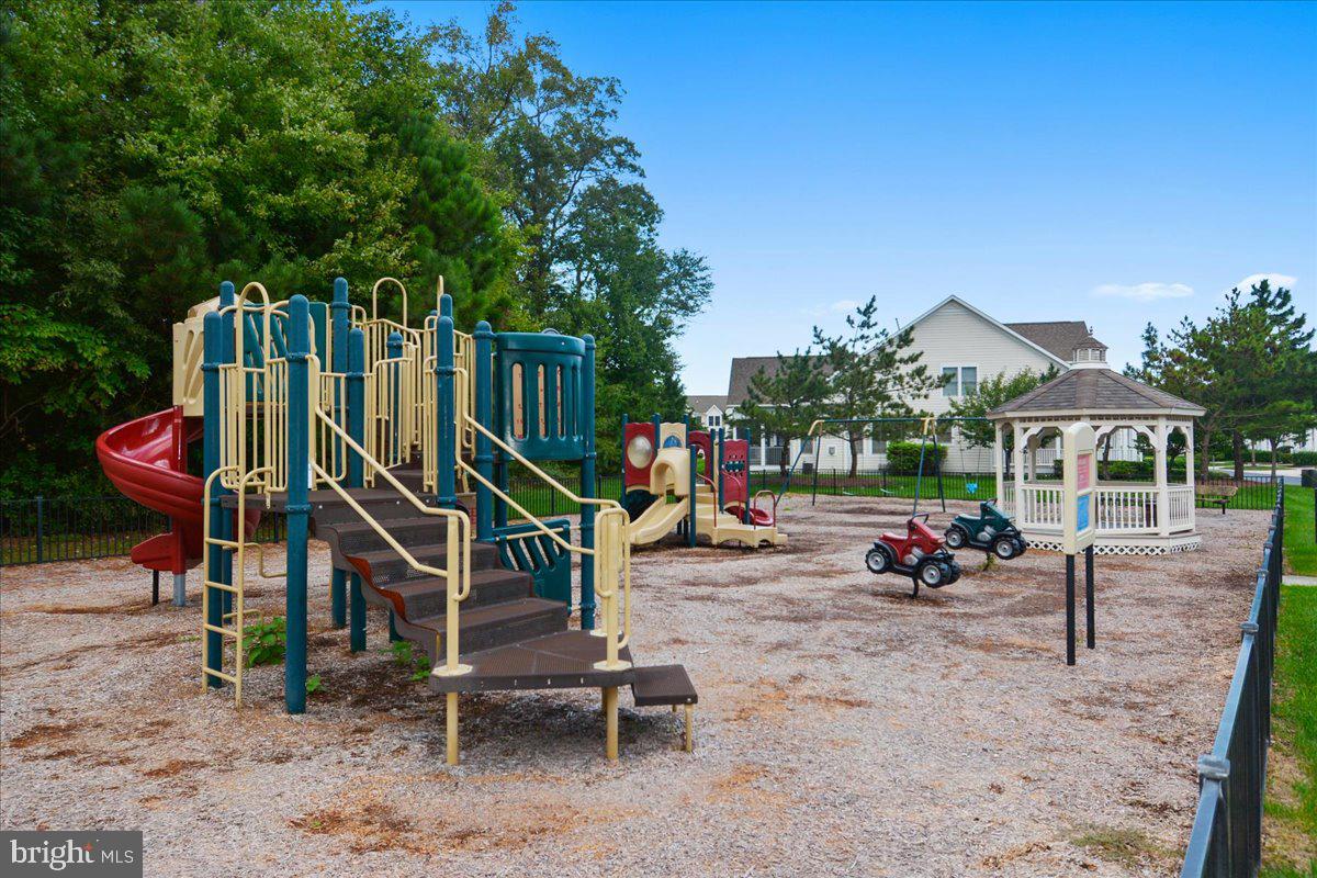 20 Village Green Property Photo 41