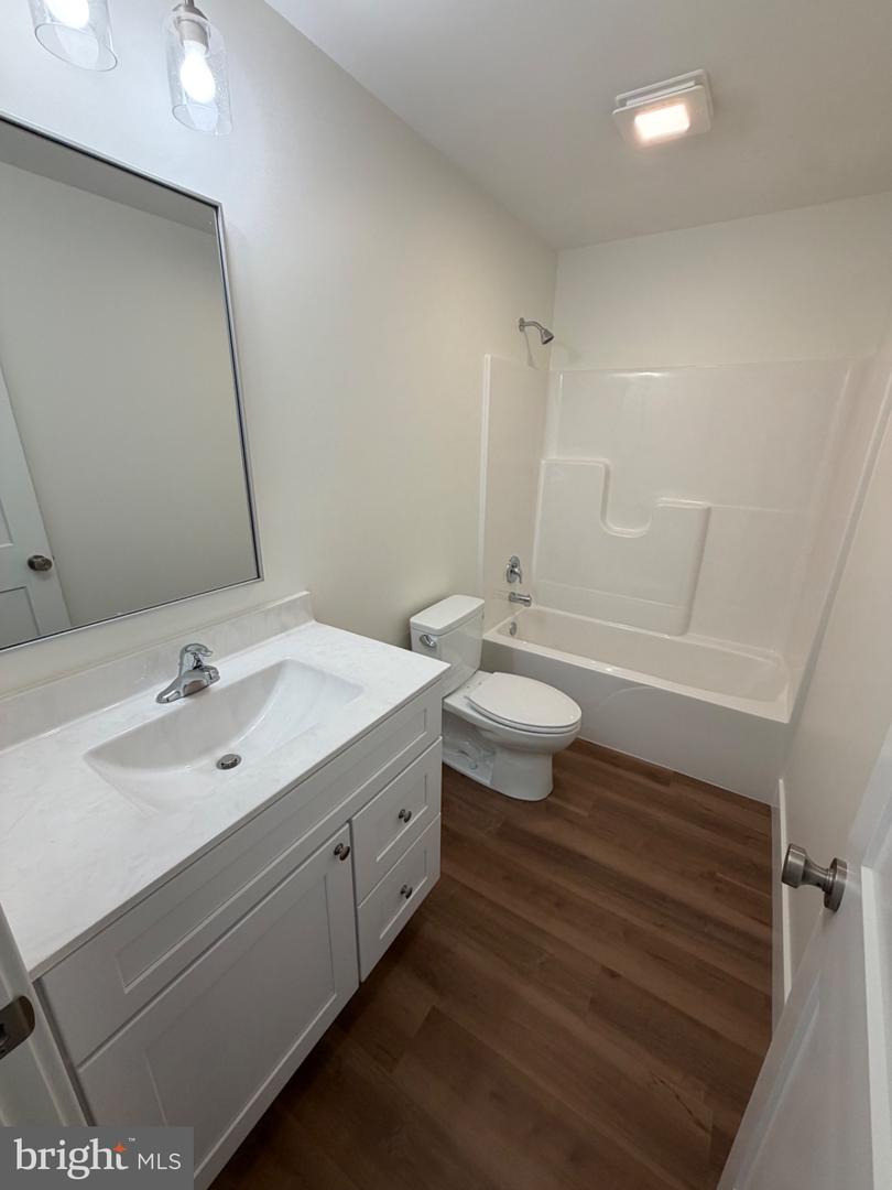 221 Strawberry Aly Property Photo 17