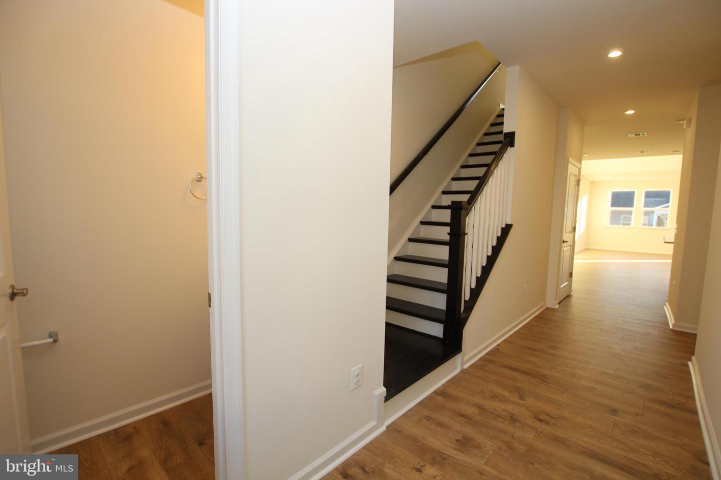 390 Scranton Ln Property Photo 2