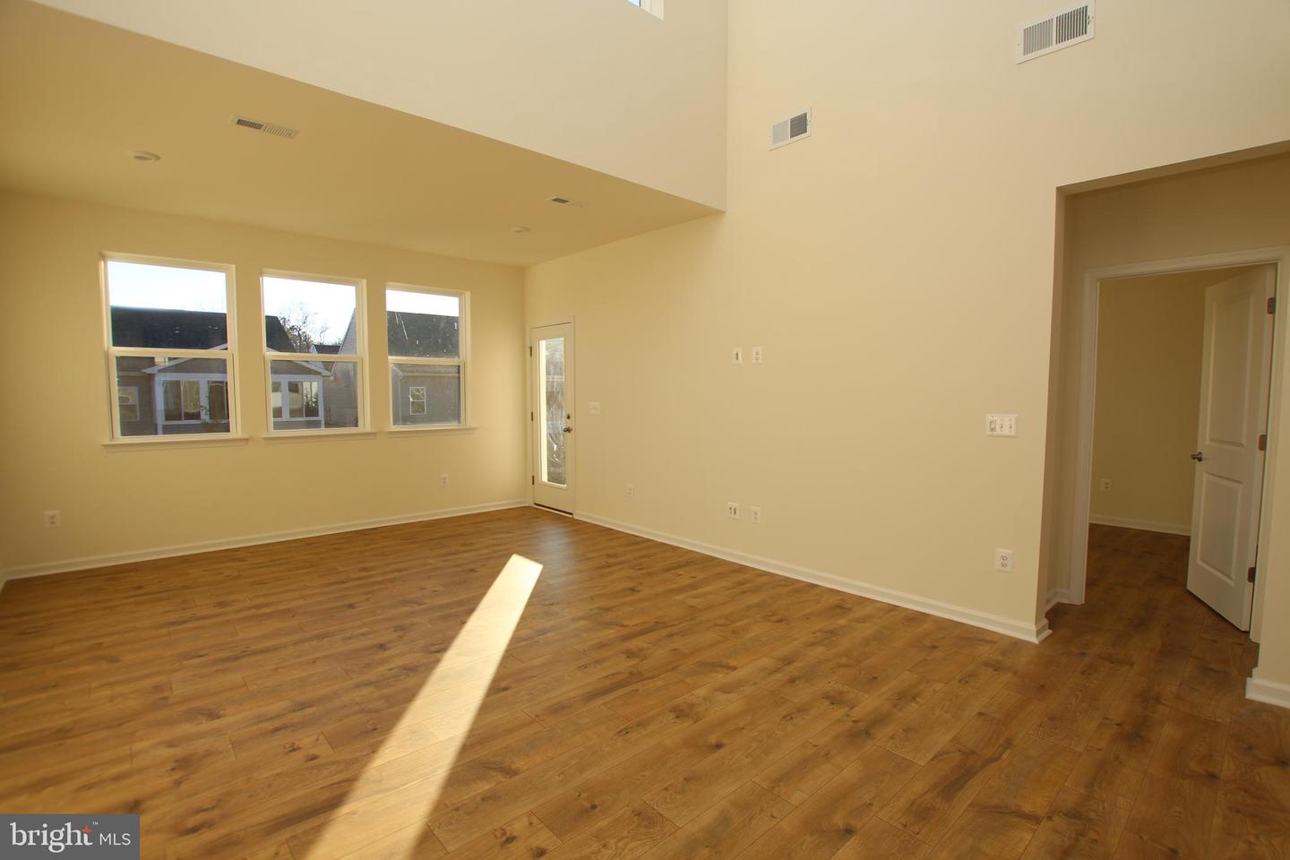 390 Scranton Ln Property Photo 5