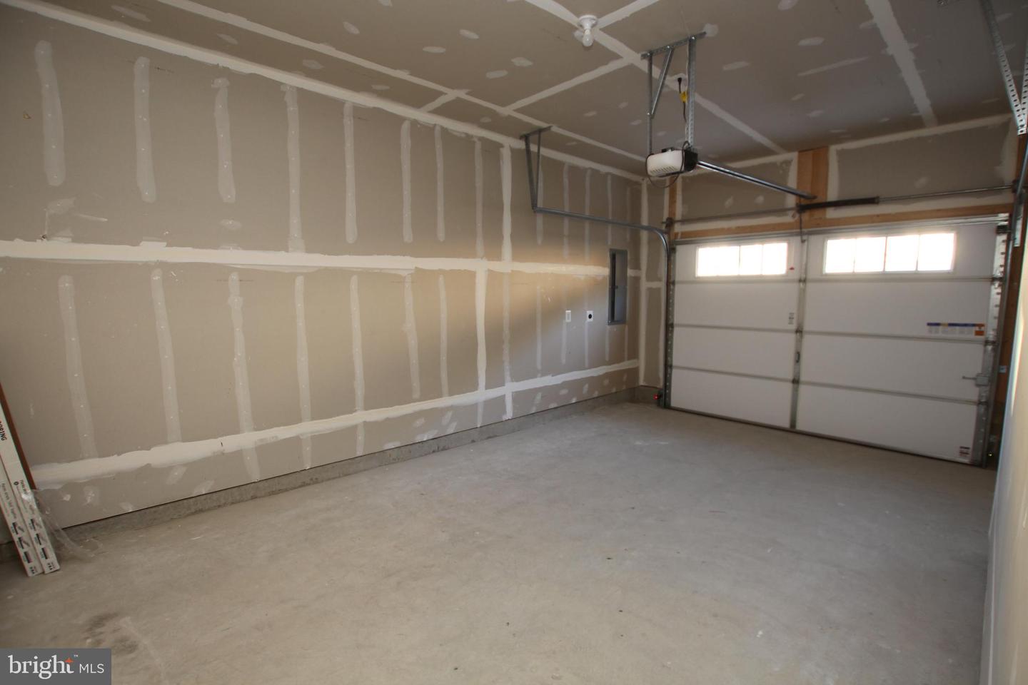 390 Scranton Ln Property Photo 14