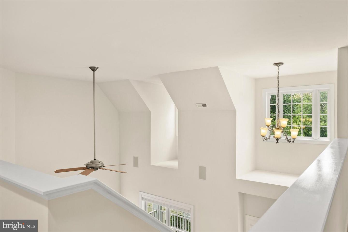 303 Carlton Dr Property Photo 36
