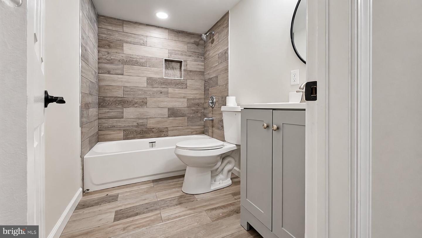 DESU2120722 Property Photo 8